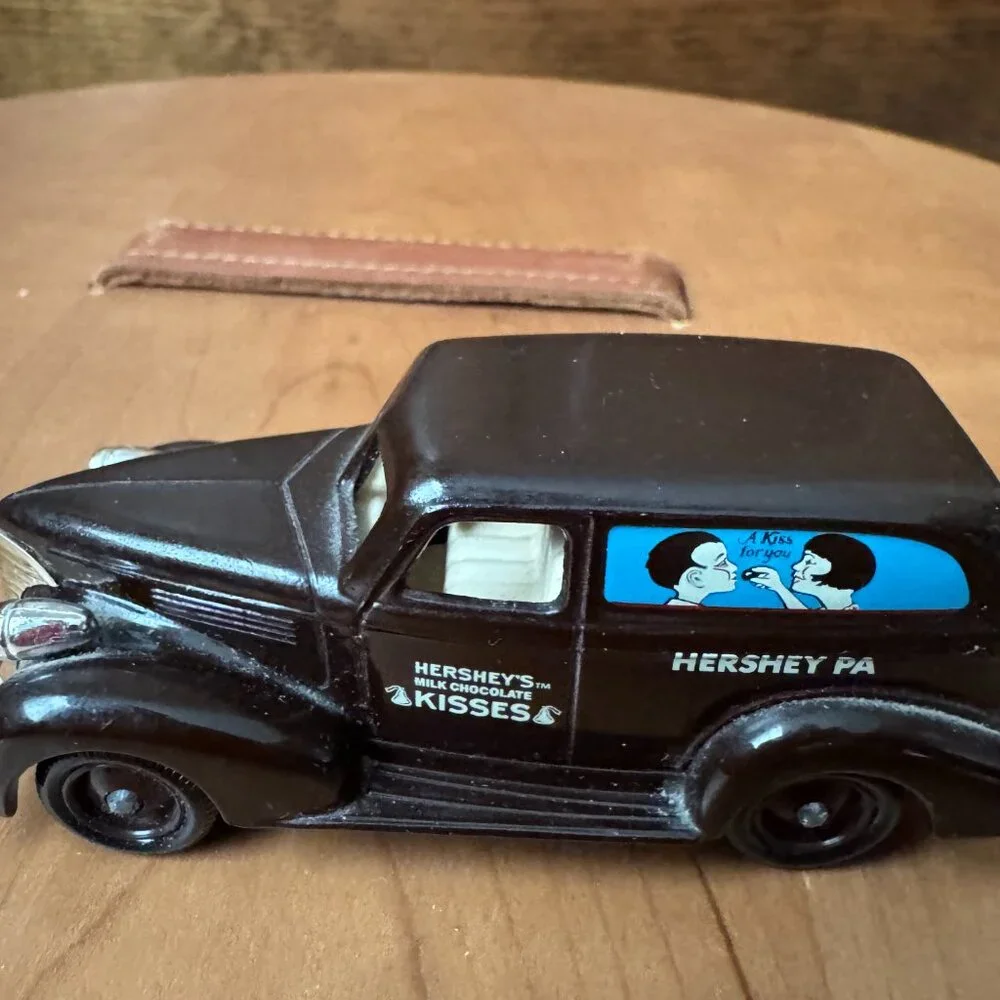 Lledo Days Gone Diecast Vehicles - Hershey's Kiss Kids Car